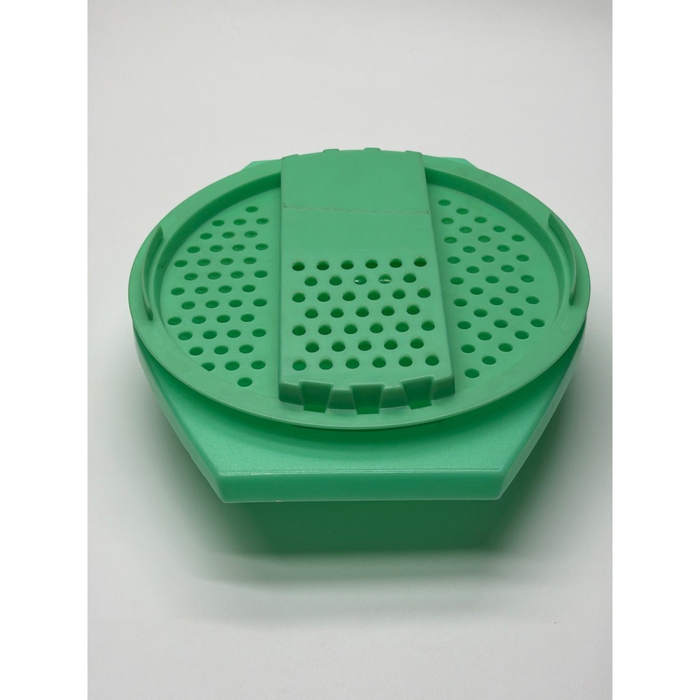 Vintage Tupperware Green Grater Slicer Lid 787-3 and Bowl 786-4 Set USA Made 516